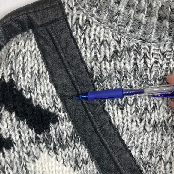 Vintage Front Line Chunky Geometric Knit Sweater w/ Real Leather Trim Sz M - Picture 10 of 12